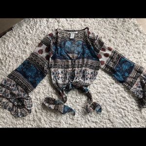 Pattern button up blouse w flowers and tie detail